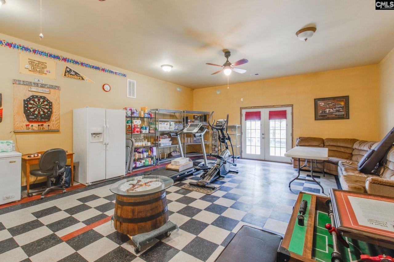 239 Blackthorn Drive Photo 37