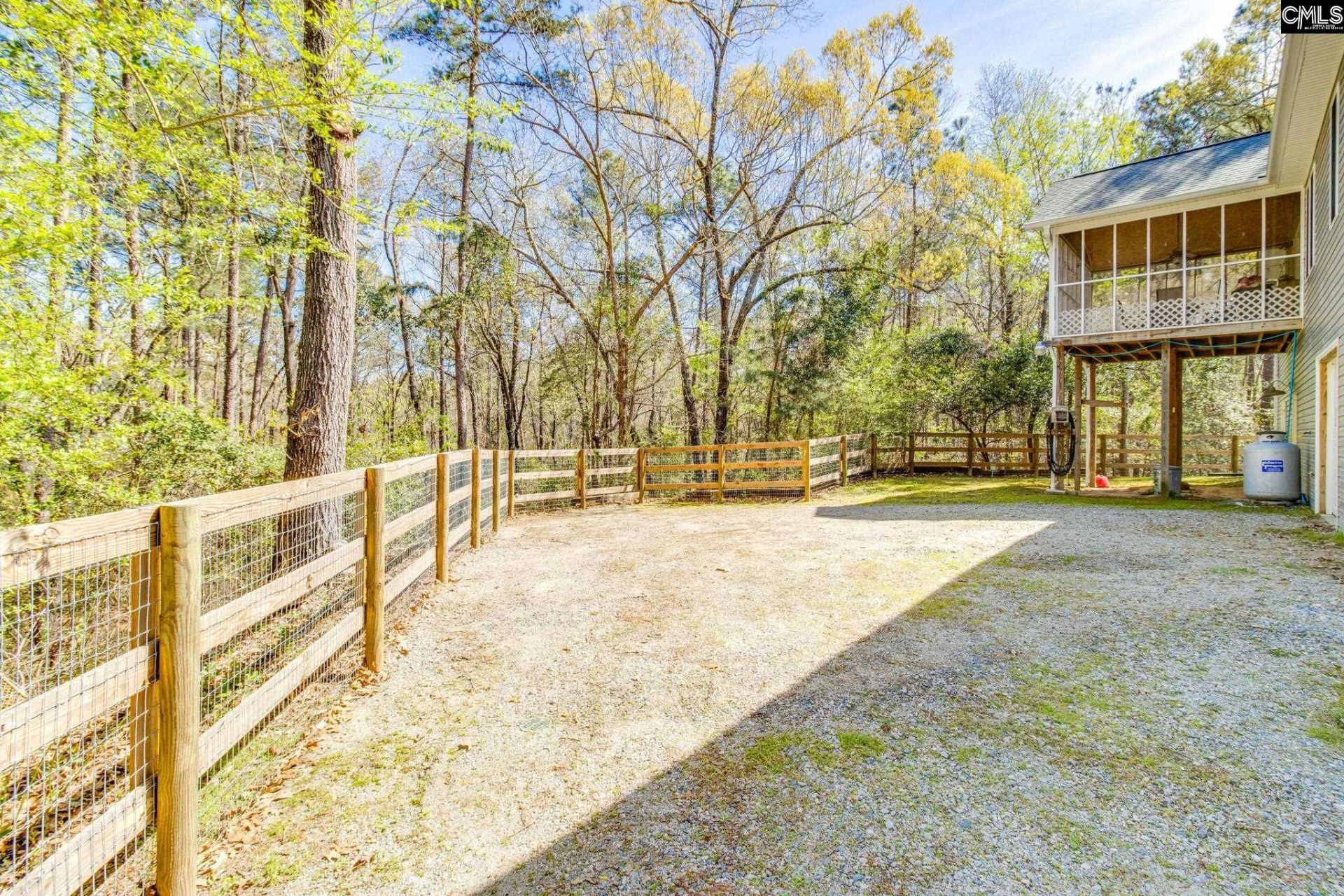 239 Blackthorn Drive Photo 45