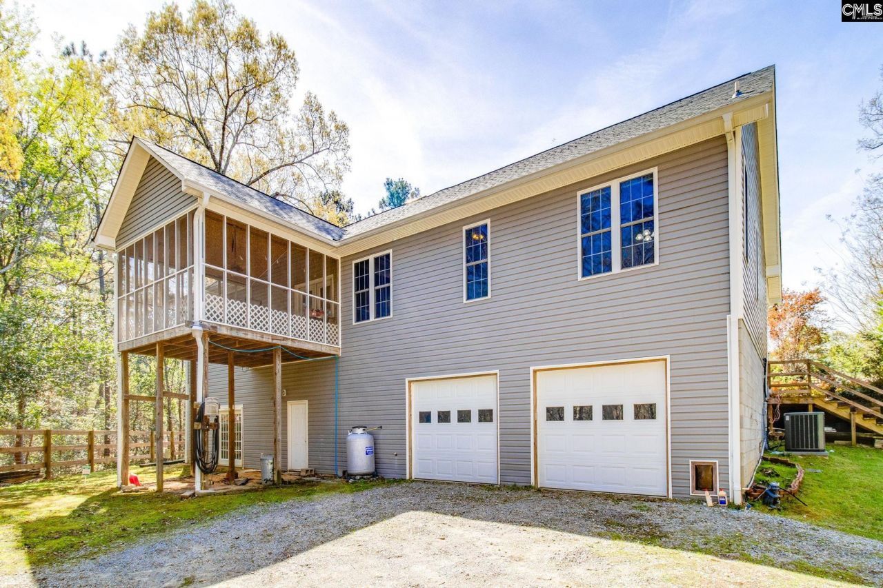 239 Blackthorn Drive Photo 46