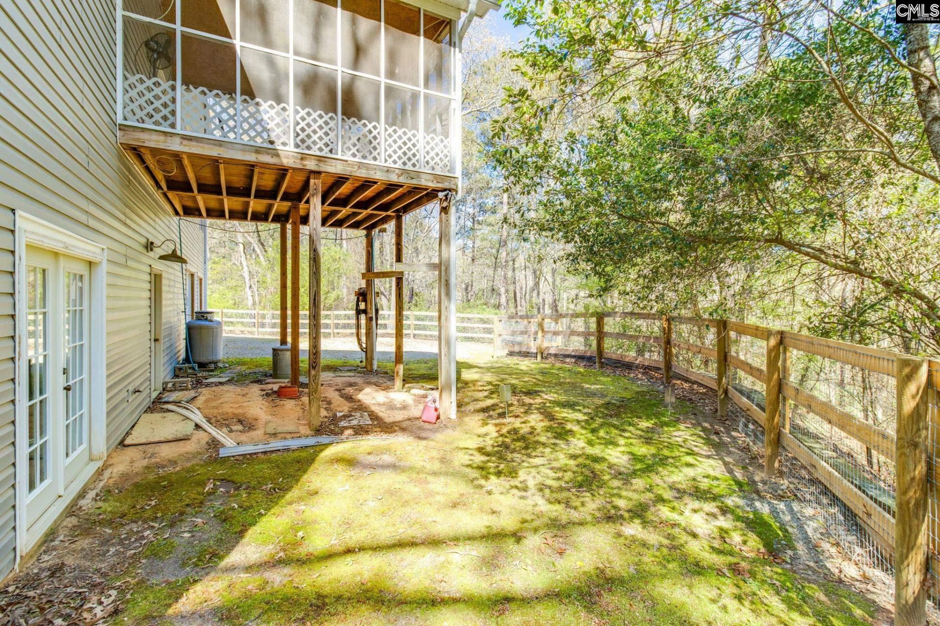 239 Blackthorn Drive Photo 46