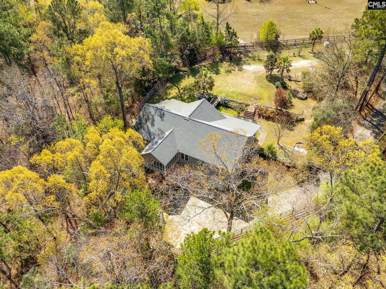 239 Blackthorn Drive Photo 50