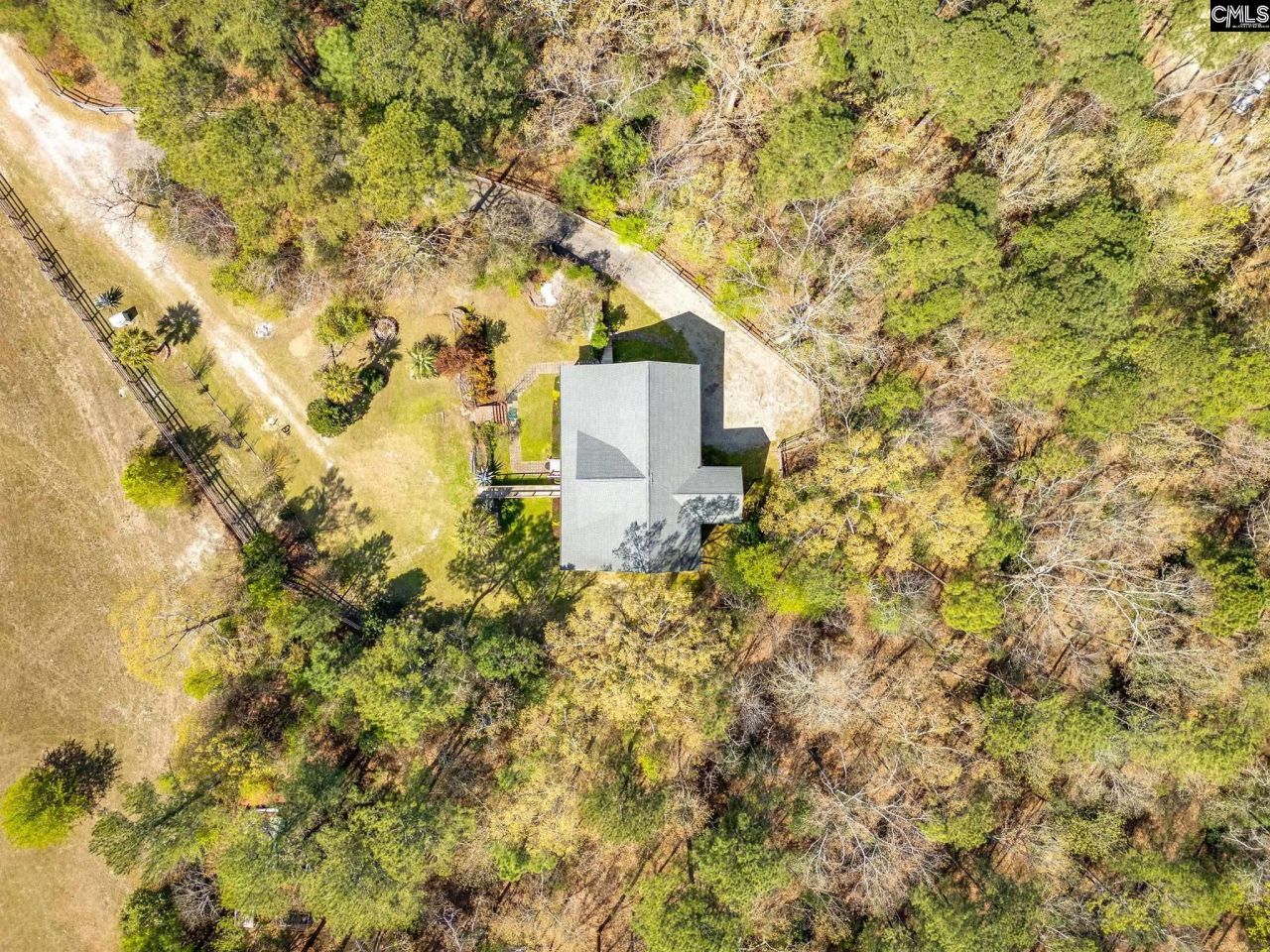 239 Blackthorn Drive Photo 51