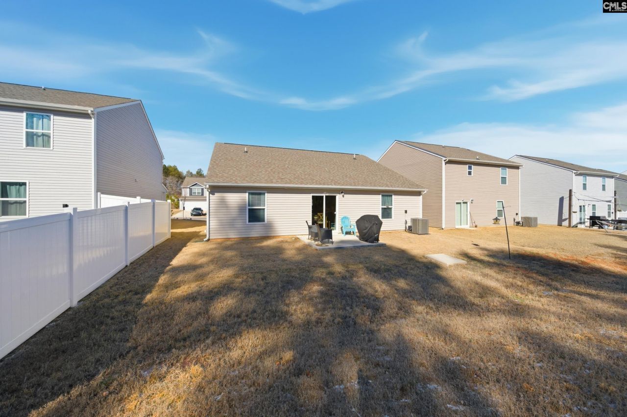 584 Lamorak Place Photo 11