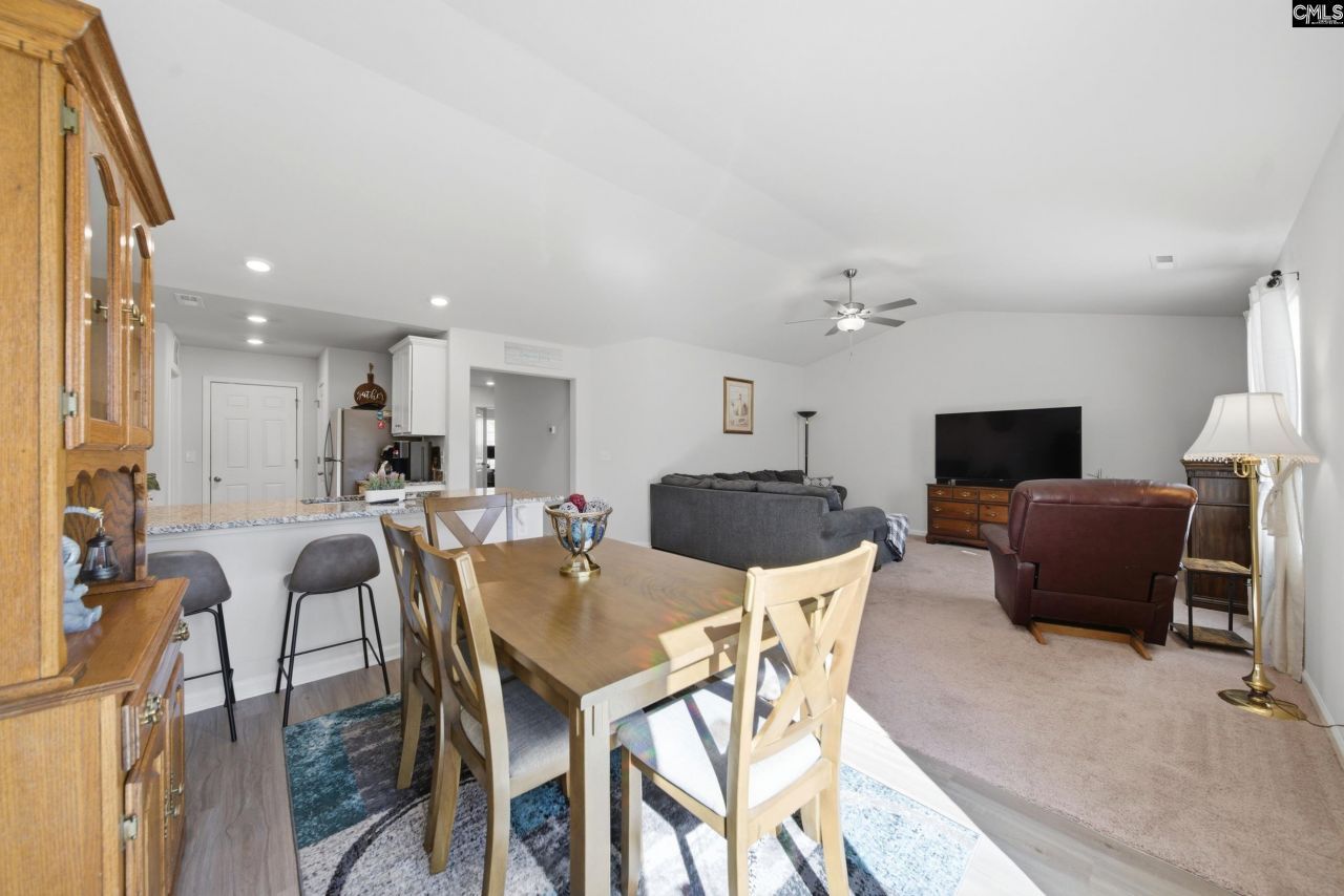 584 Lamorak Place Photo 14