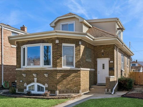 753 Newcastle Avenue , Westchester, IL 60154