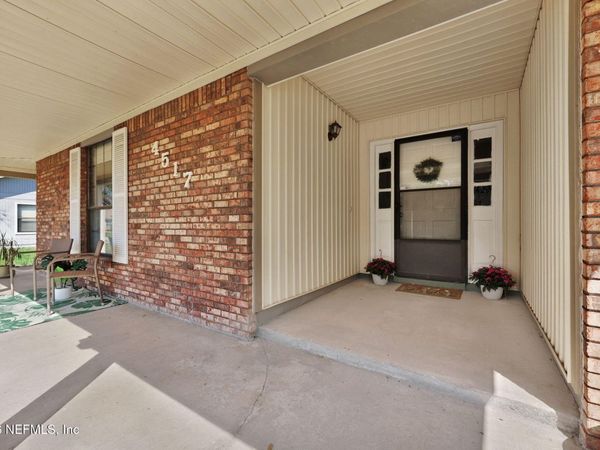 4517 CROSSTIE Road N, Jacksonville, FL 32257