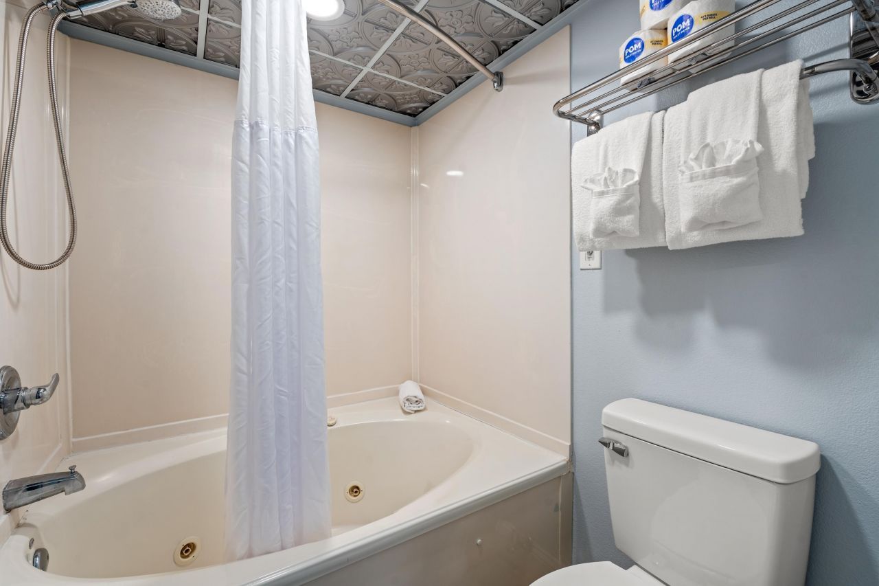 2300 Ocean Blvd. N  Photo 10