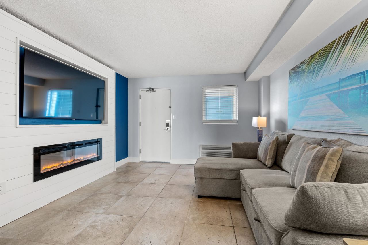 2300 Ocean Blvd. N  Photo 6