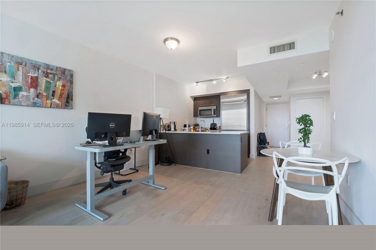 500 Brickell Ave , Unit 2000, Miami, FL 33131 Photo