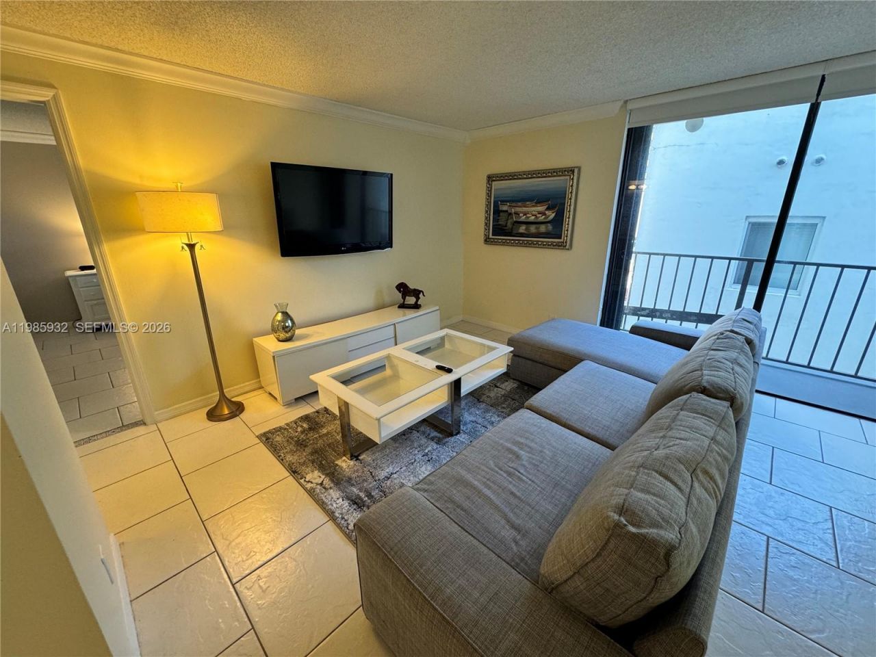 2625 Collins Ave , Unit 320, Miami Beach, FL 33140 Photo