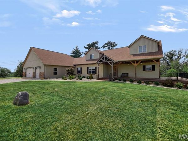 4242 Quirin Road, Smithton, IL 62285