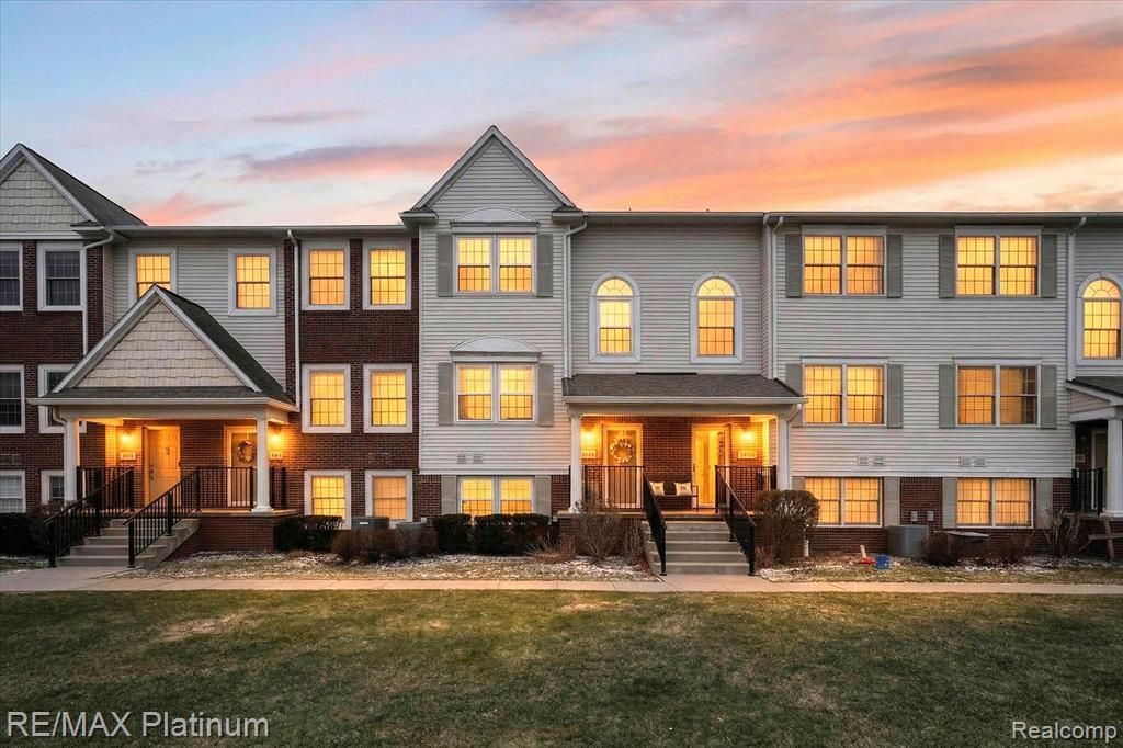 730 Eagle Drive, Fenton, MI 48430 Main Photo