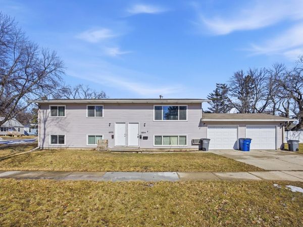1602 6th Avenue N, Moorhead, MN 56560