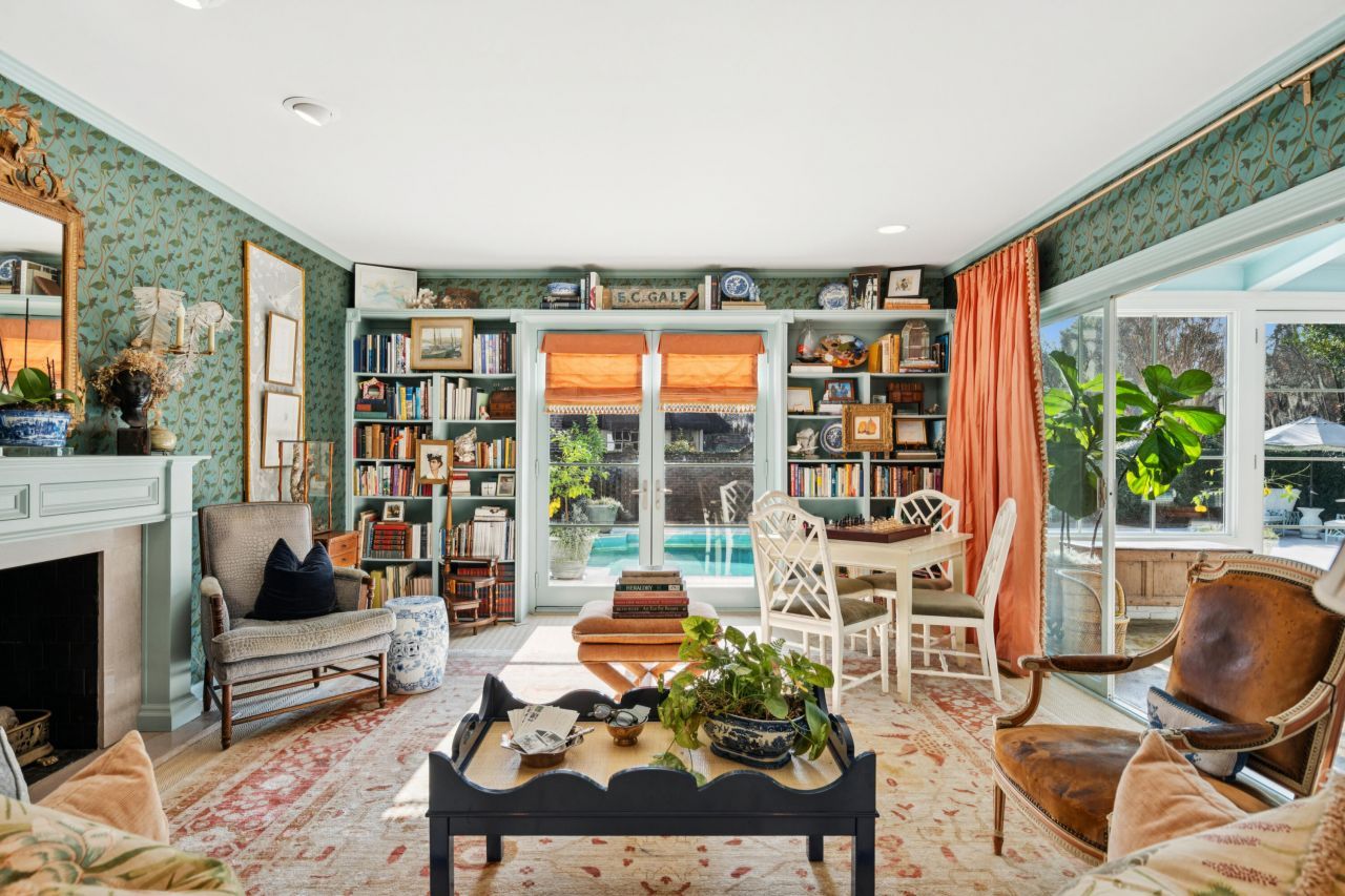 352 Confederate Circle Photo 6