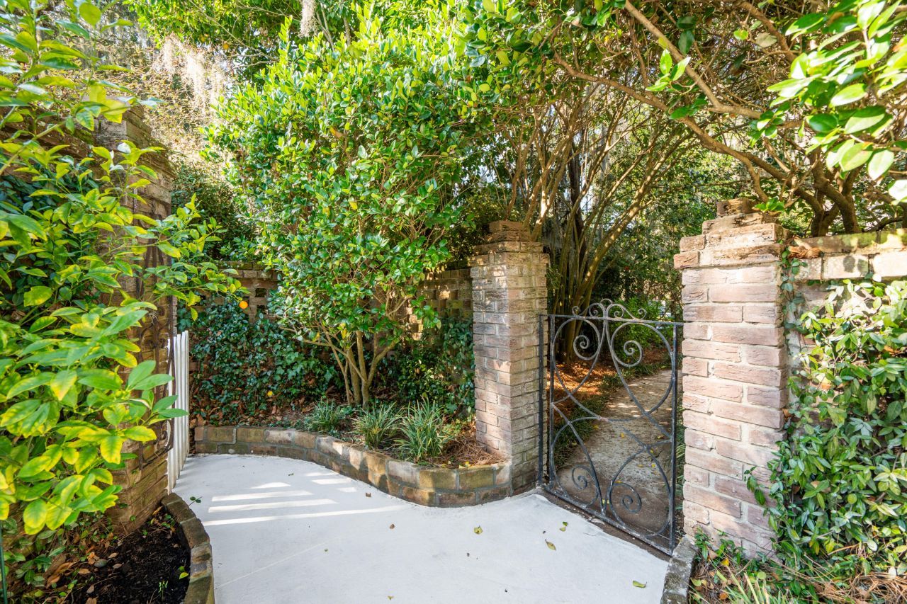 352 Confederate Circle Photo 60