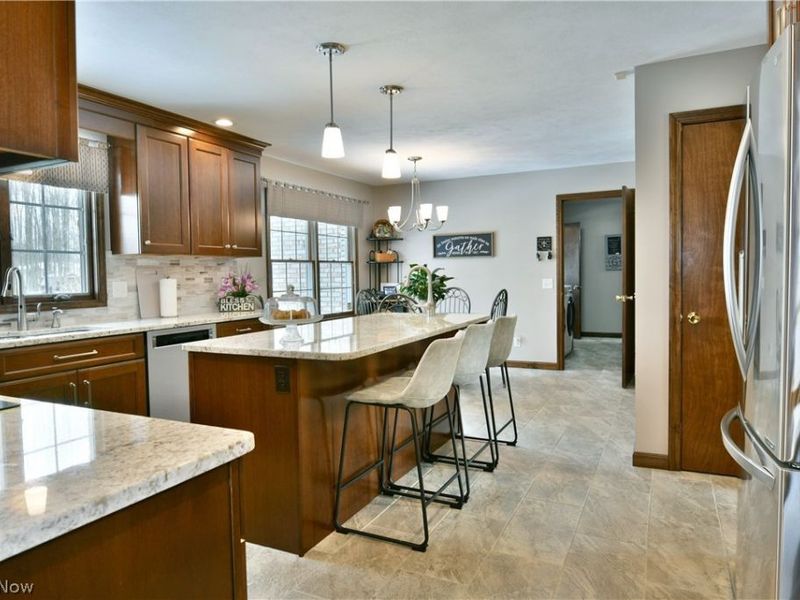 9271 Hillview Drive NE, Warren, OH 44484 Photo 14