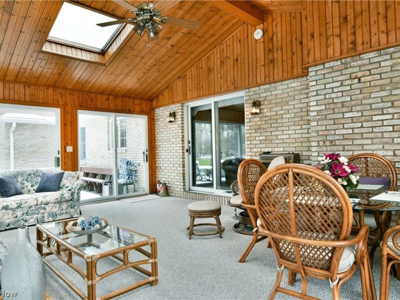 9271 Hillview Drive NE, Warren, OH 44484 Photo 19