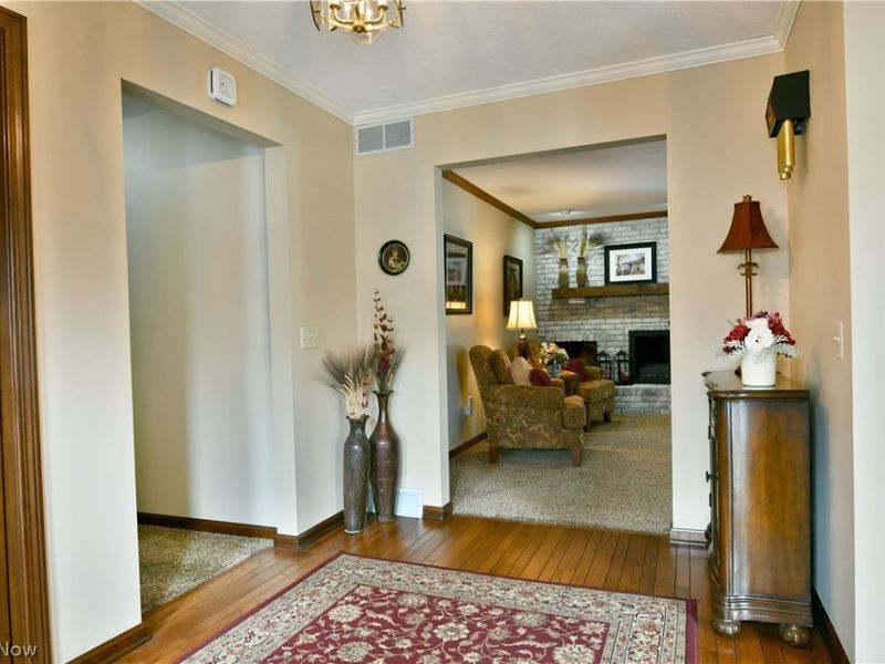 9271 Hillview Drive NE, Warren, OH 44484 Photo 5