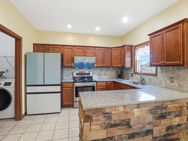 661 Willow Point Court, Troy, OH 45373 Photo 14