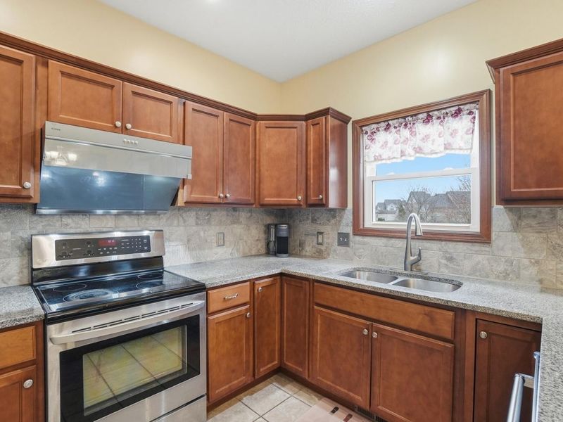 661 Willow Point Court, Troy, OH 45373 Photo 15