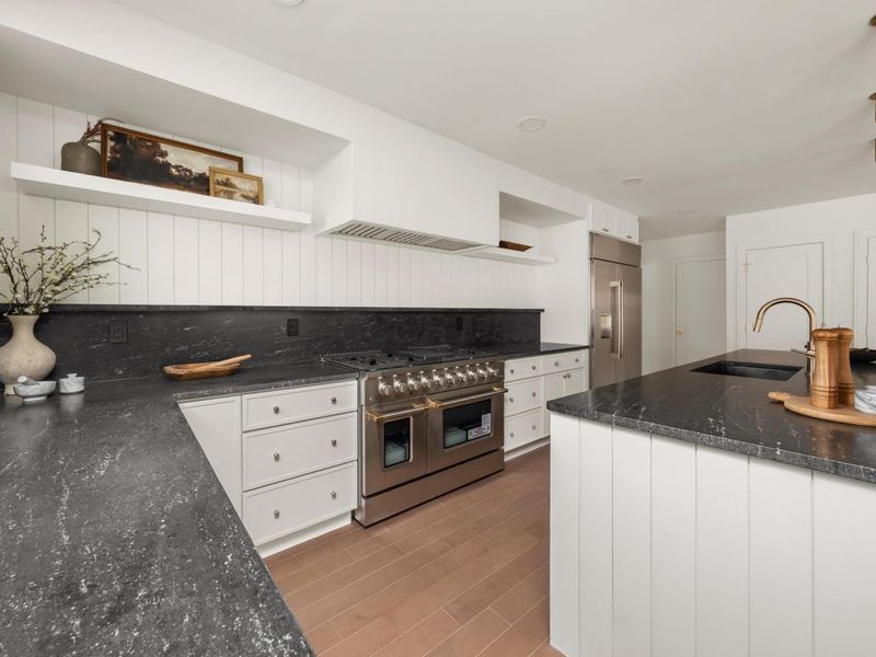 1869 Tewksbury Road, Columbus, OH 43221 Photo 11