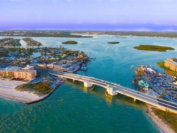 156 146TH AVENUE E, Unit B, MADEIRA BEACH, FL 33708