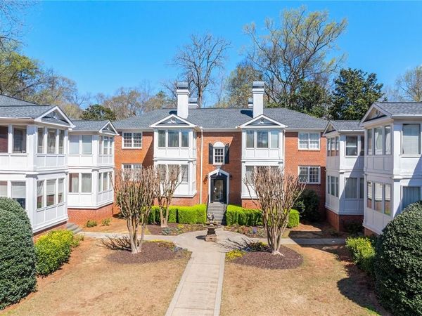 115 Peachtree Memorial Drive NW, Unit C3, Atlanta, GA 30309