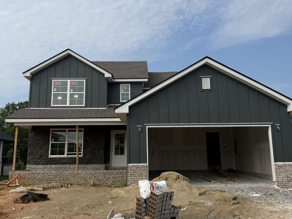 925 Bankside Dr, Clarksville, TN 37043