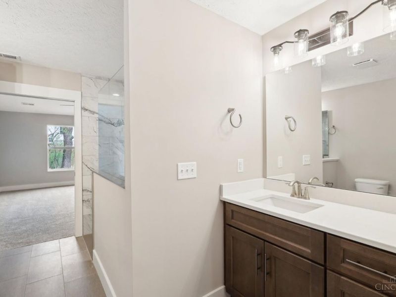 5019 Waterford Lane, Middletown, OH 45042 Photo 16