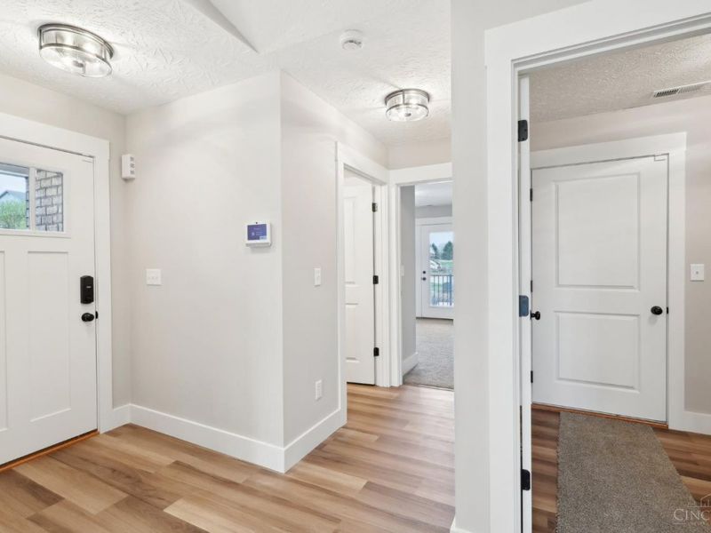 5019 Waterford Lane, Middletown, OH 45042 Photo 3