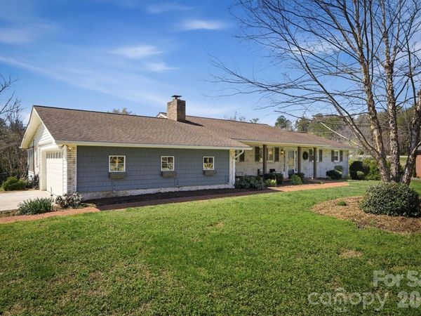 900 Magnolia Avenue NE, Valdese, NC 28690