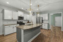 2126 Colson Lane photo 4