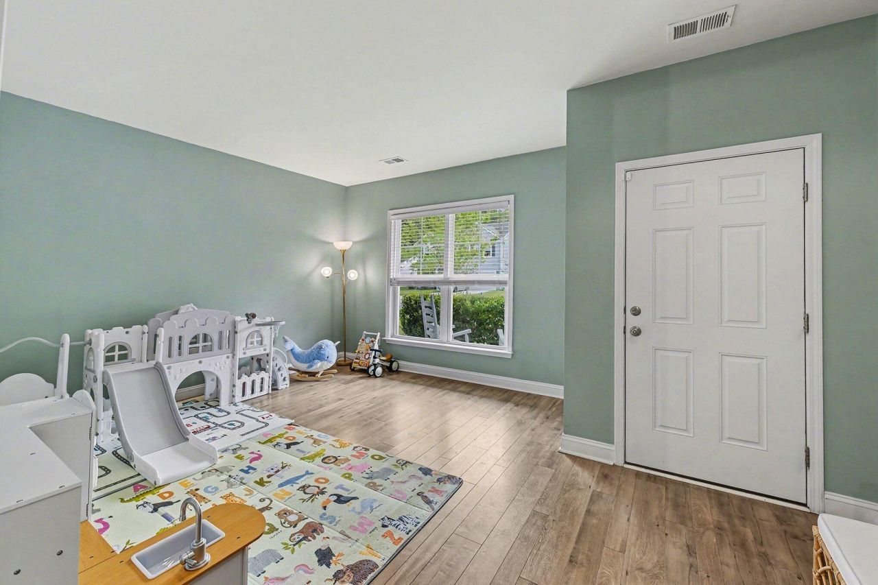 2126 Colson Lane Photo 5