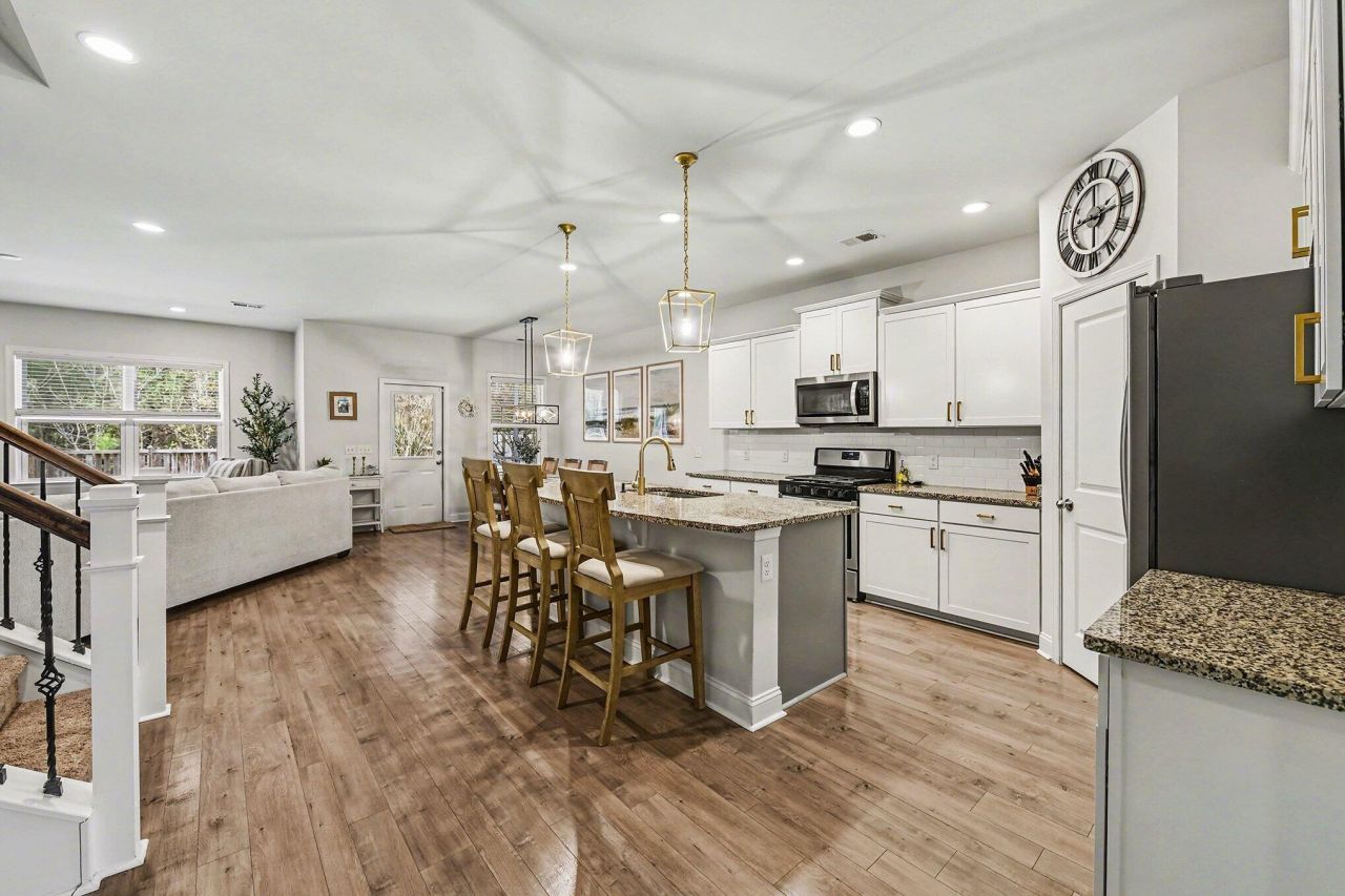 2126 Colson Lane Photo 7