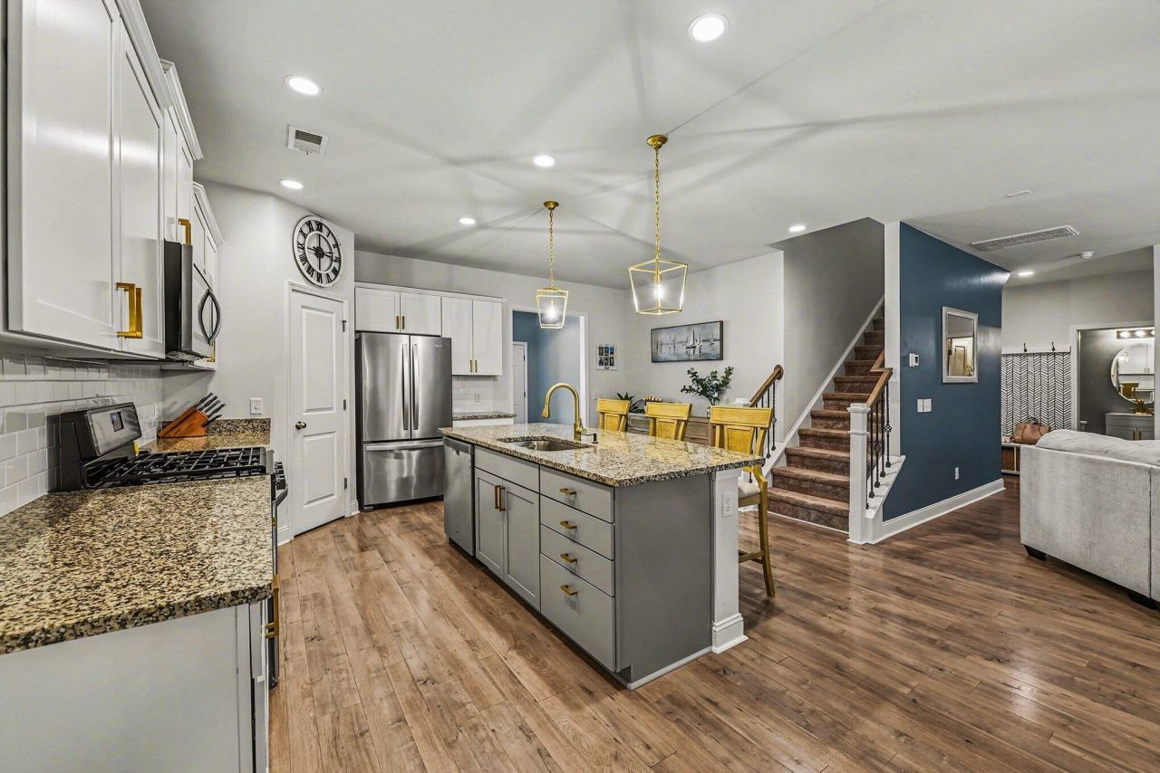 2126 Colson Lane Photo 9