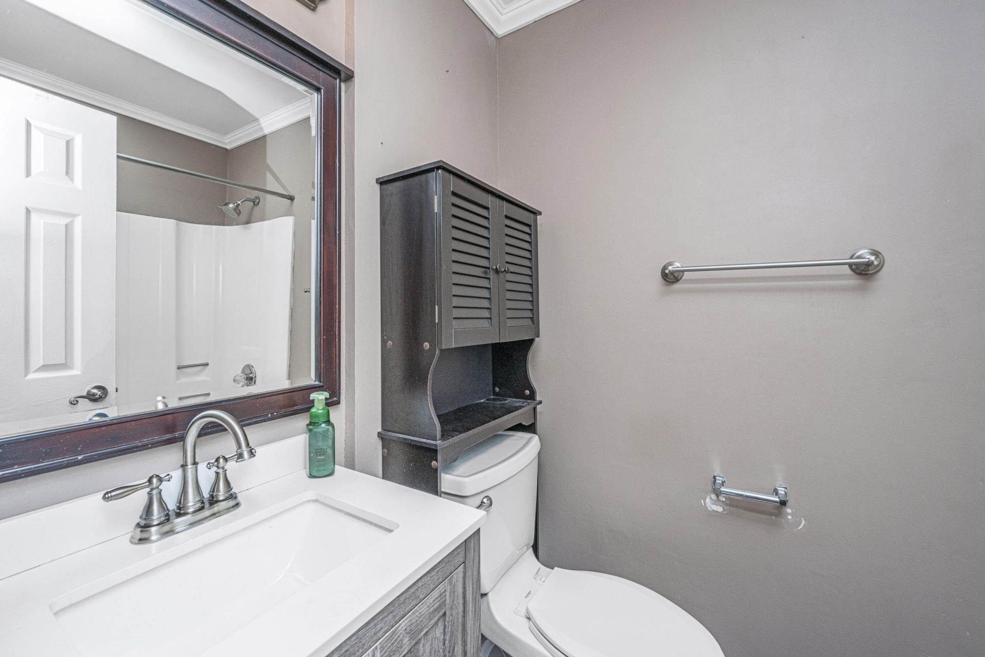 103 York Place Photo 21