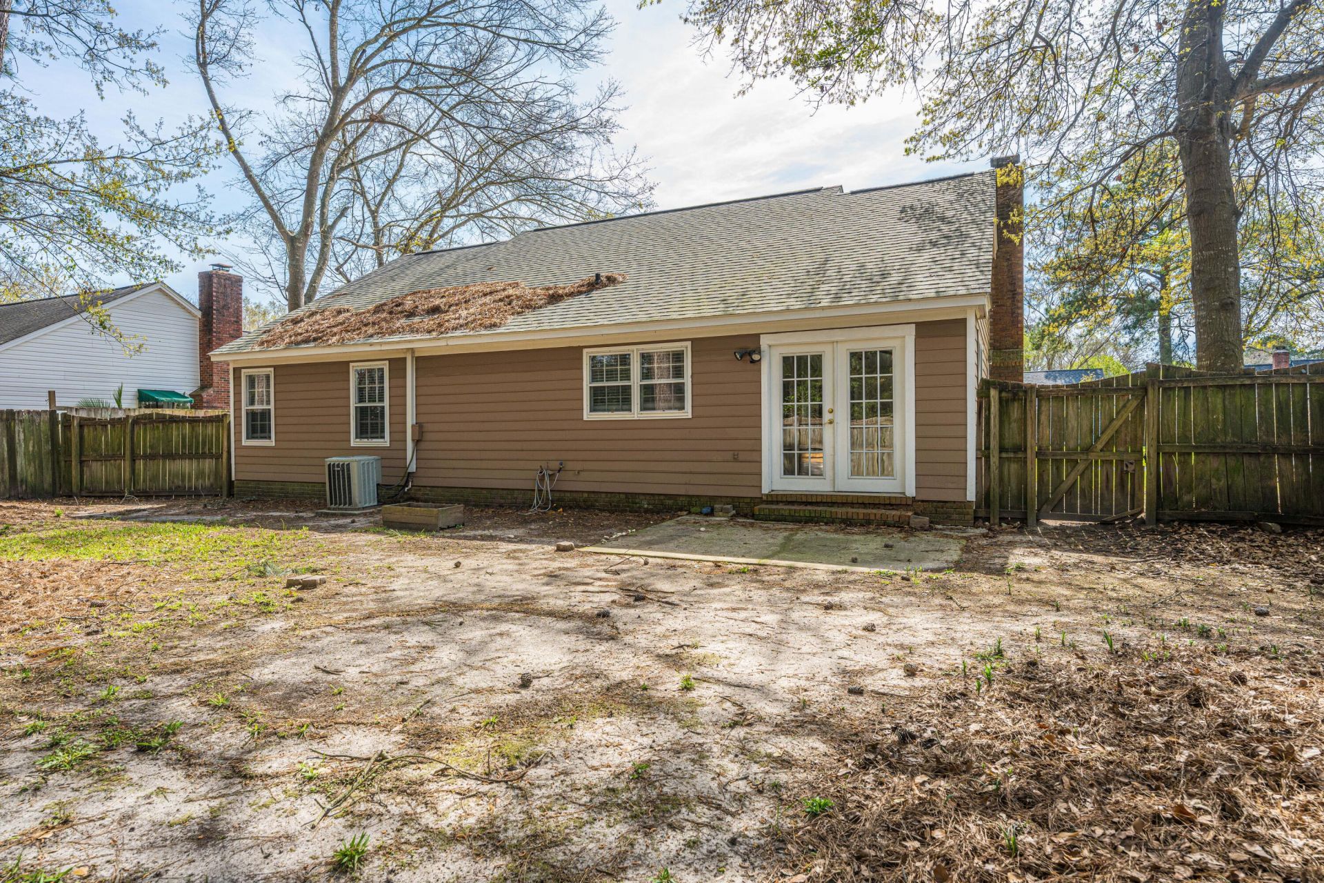 103 York Place Photo 24