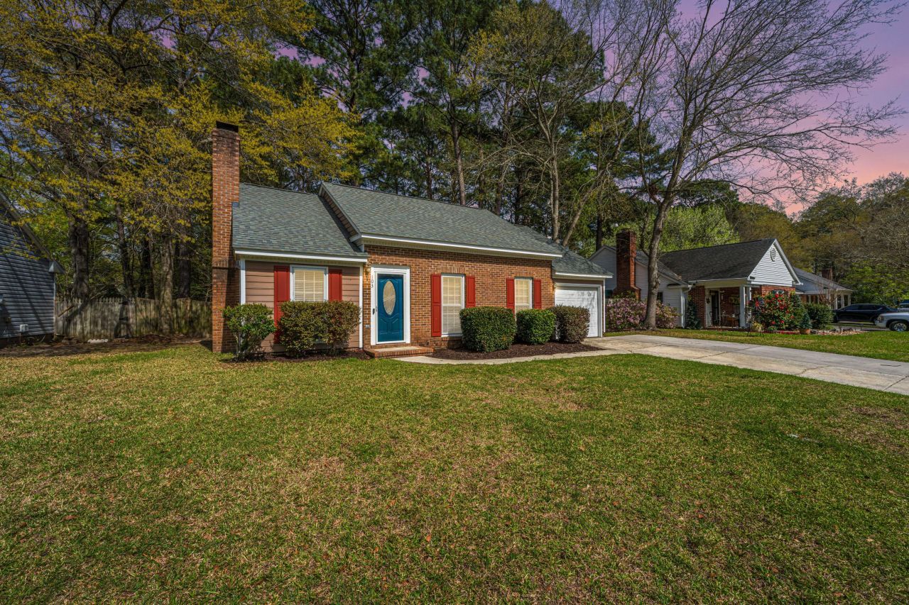 103 York Place Photo 30