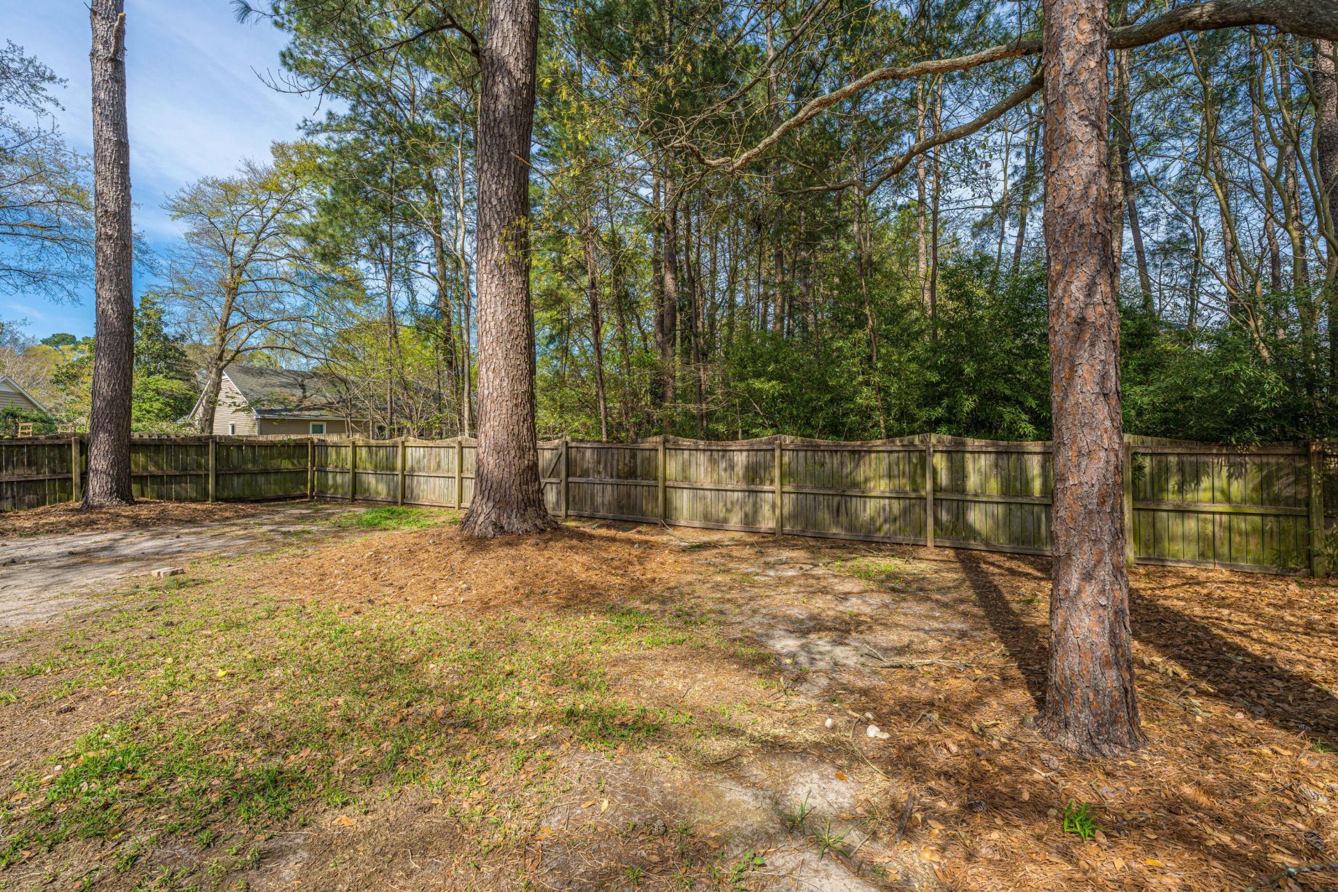 103 York Place Photo 4