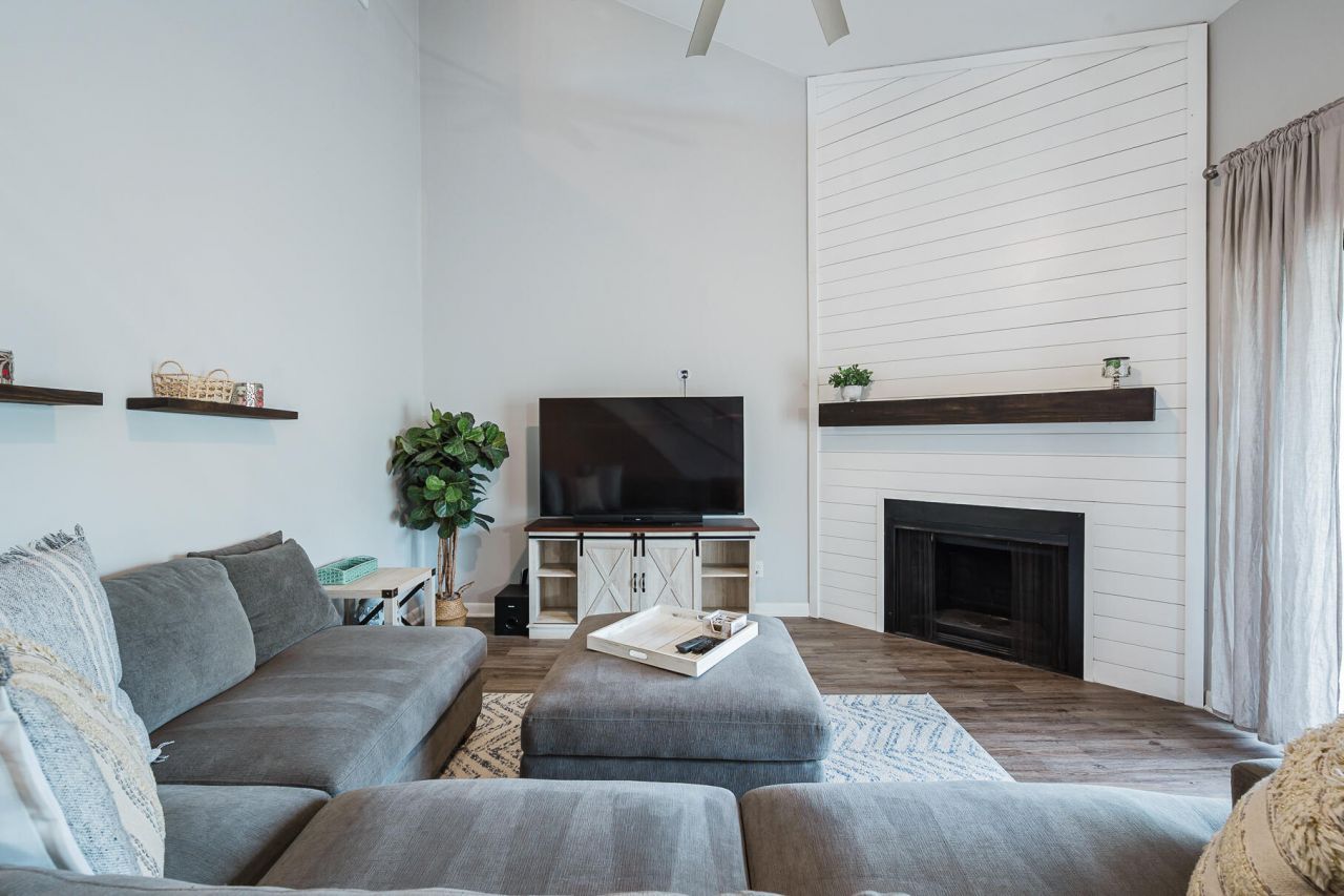 1138 Village Creek Photo 9