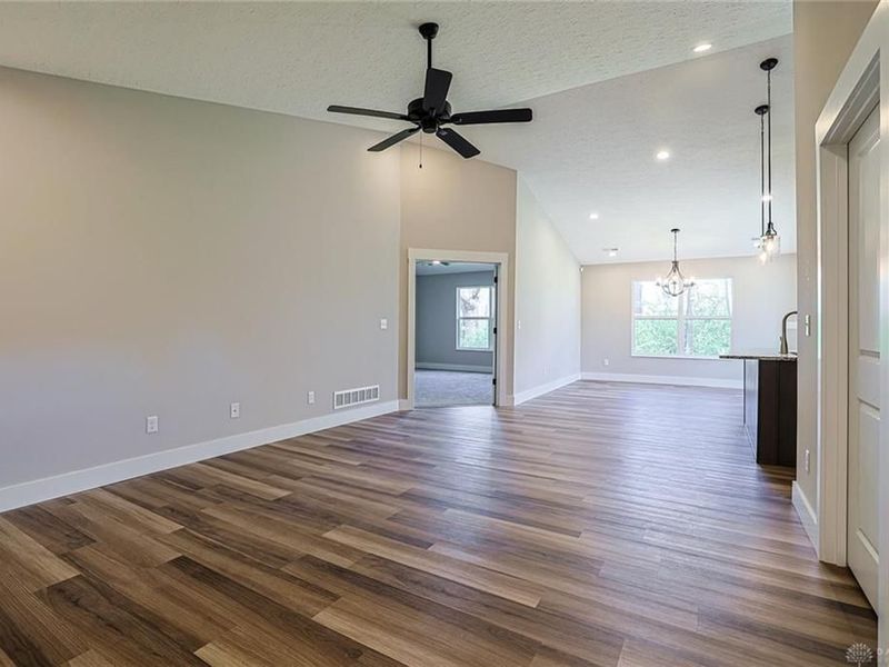 5019 Waterford Lane, Middletown, OH 45042 Photo 9
