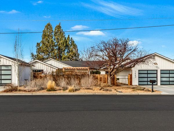 1443 SW Canyon Drive, Redmond, OR 97756