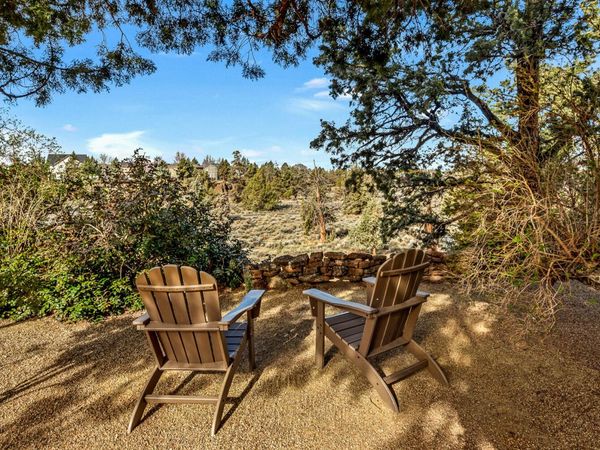 1443 SW Canyon Drive, Redmond, OR 97756