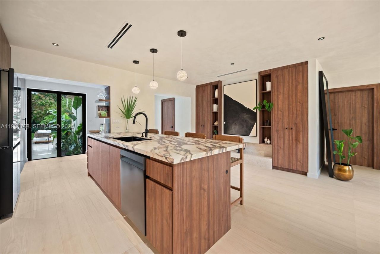 871 NE 128th St, North Miami, FL 33161 Photo