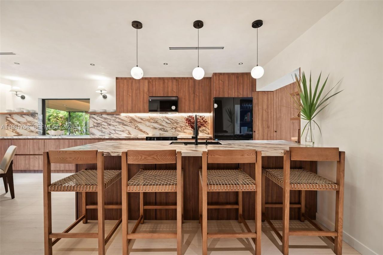 871 NE 128th St, North Miami, FL 33161 Photo