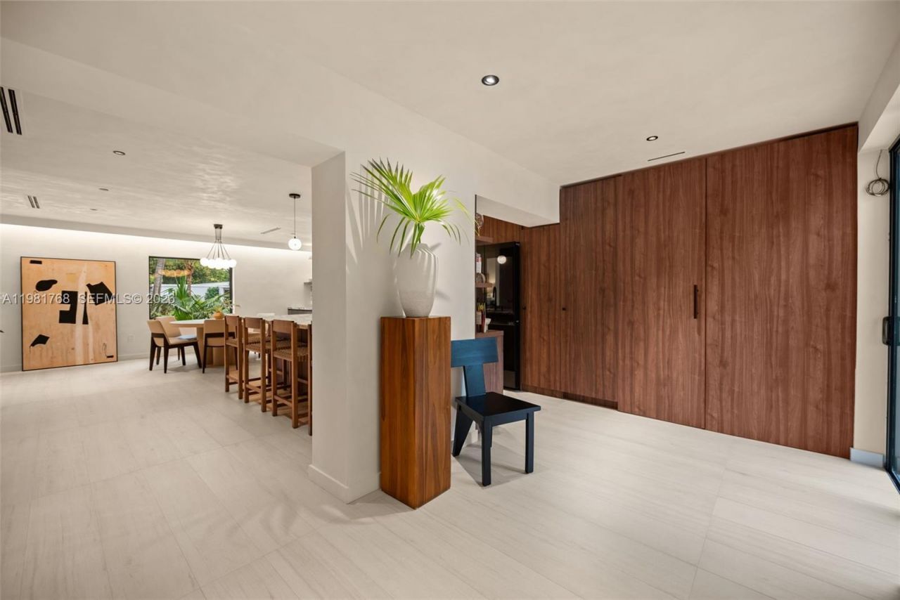 871 NE 128th St, North Miami, FL 33161 Photo