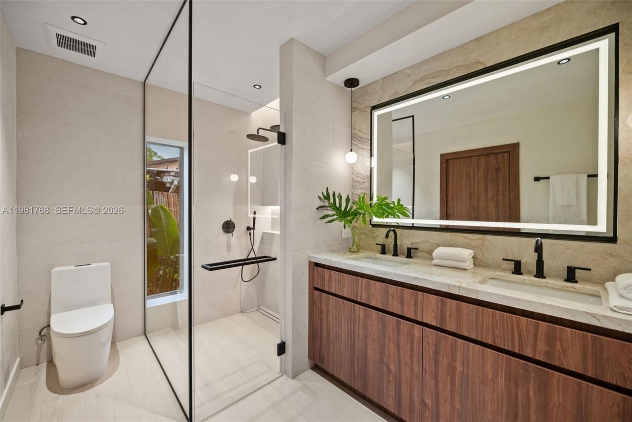 871 NE 128th St, North Miami, FL 33161 Photo