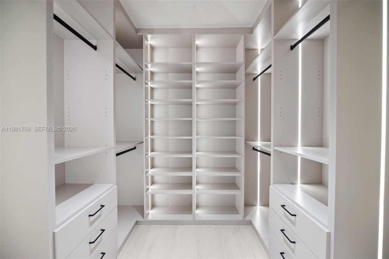 871 NE 128th St, North Miami, FL 33161 Photo