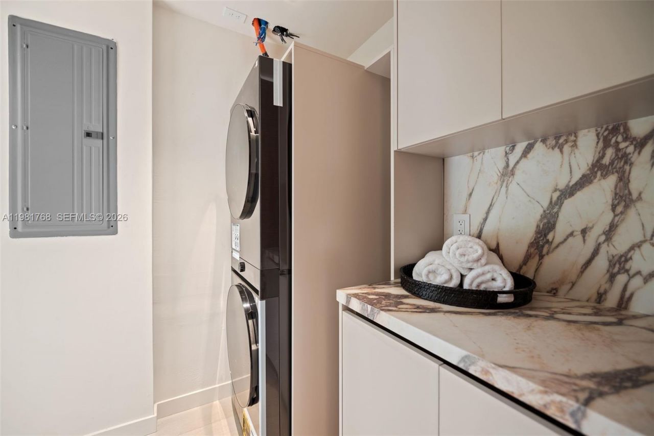 871 NE 128th St, North Miami, FL 33161 Photo