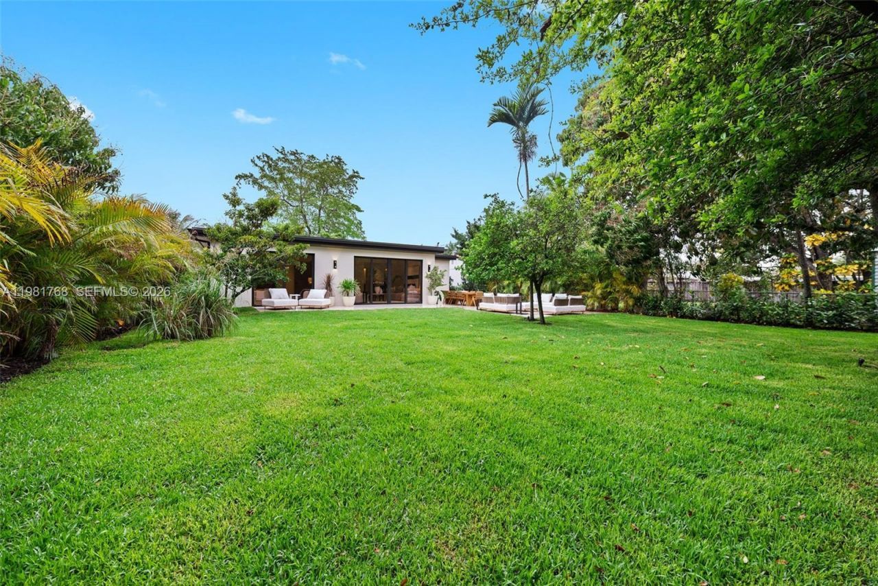 871 NE 128th St, North Miami, FL 33161 Photo